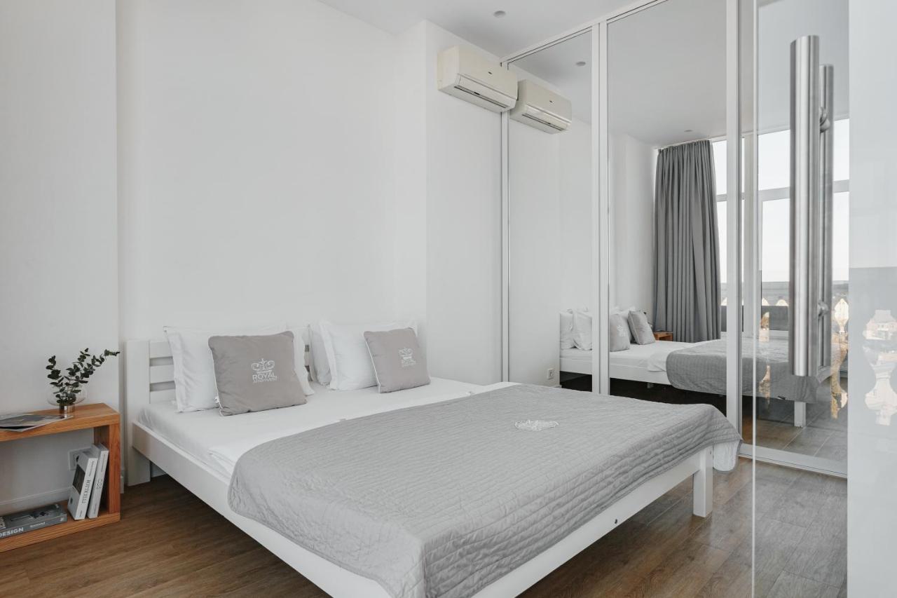 Royal Sky Apartments Odesa Exterior photo